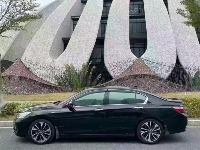 广州17年本田雅阁8