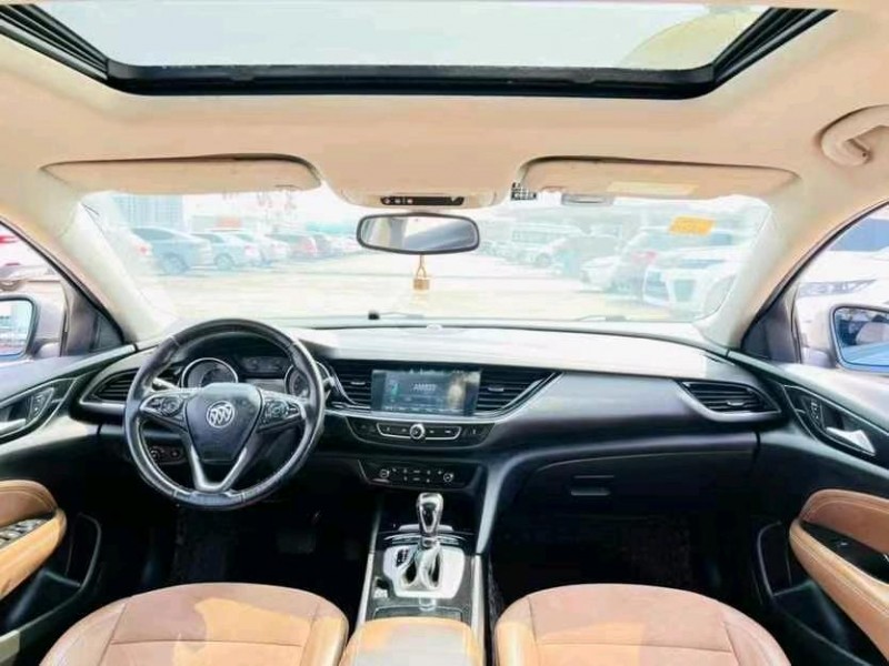 东莞18年别克君威5