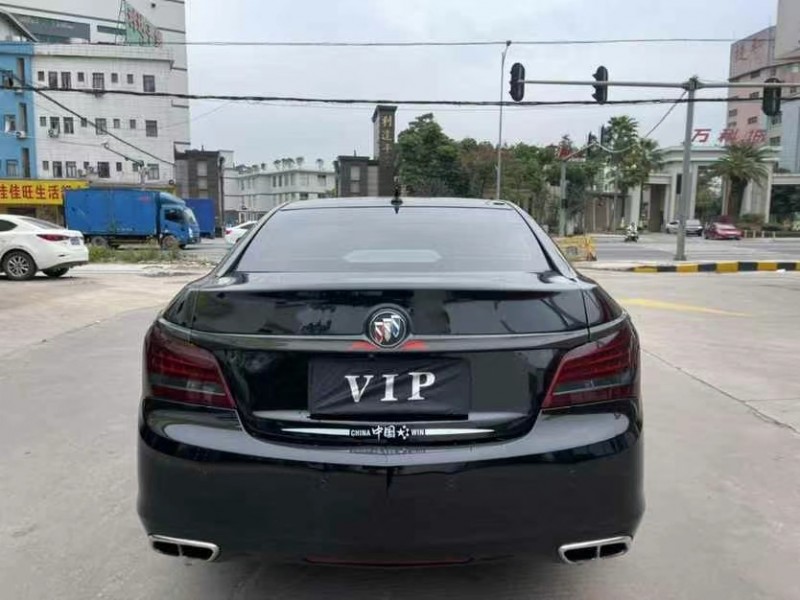 东莞15年别克君越8