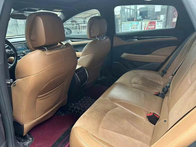 东莞19年别克君越6