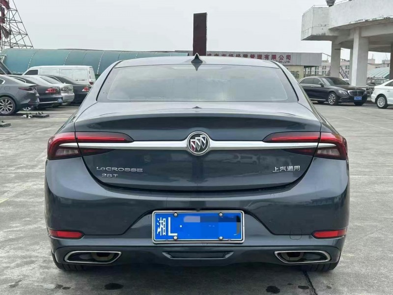 东莞19年别克君越5