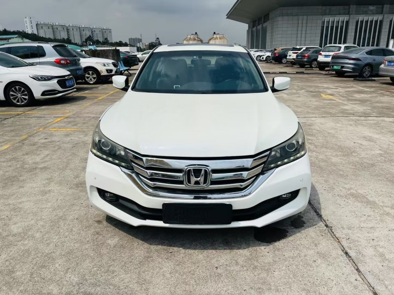 东莞15年本田雅阁1