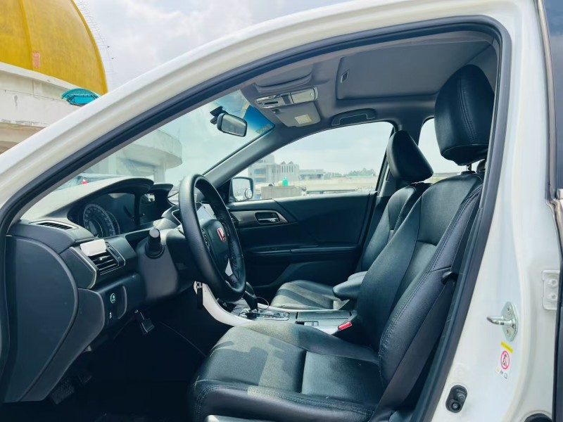 东莞15年本田雅阁4