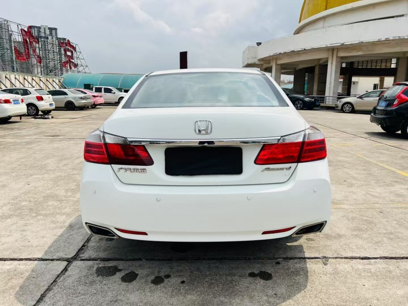 东莞15年本田雅阁6