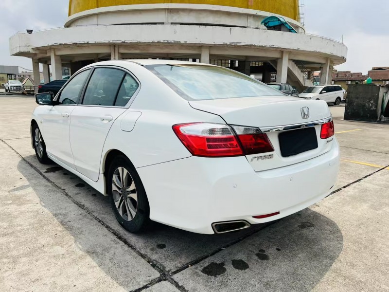 东莞15年本田雅阁9