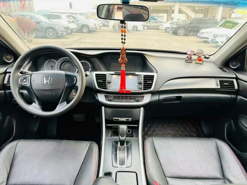 东莞16年本田雅阁4
