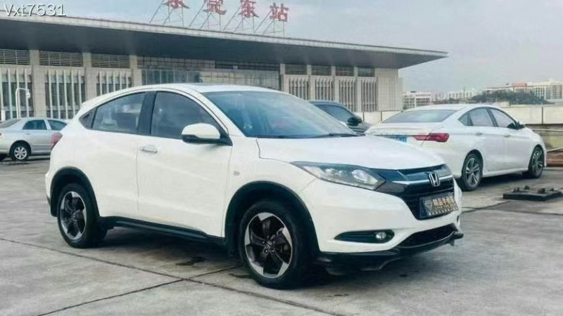 东莞17年本田缤智2
