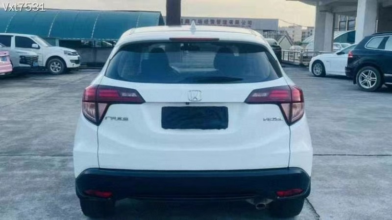 东莞17年本田缤智8