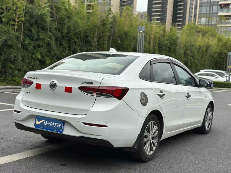 东莞18年别克英朗7