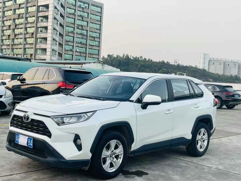 东莞21年丰田RAV42