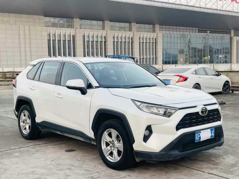 东莞21年丰田RAV43