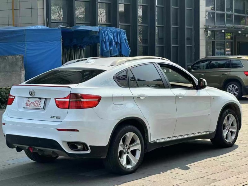 广州12年宝马X68