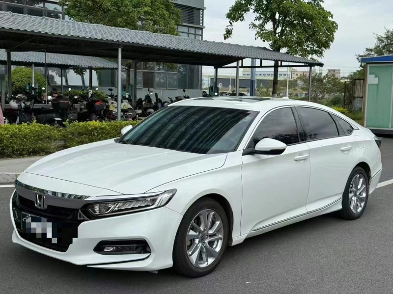 东莞21年本田雅阁3