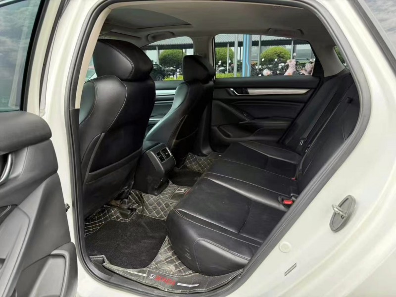 东莞21年本田雅阁5