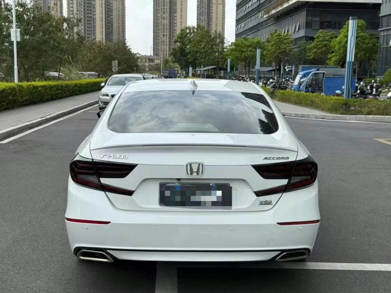 东莞21年本田雅阁9