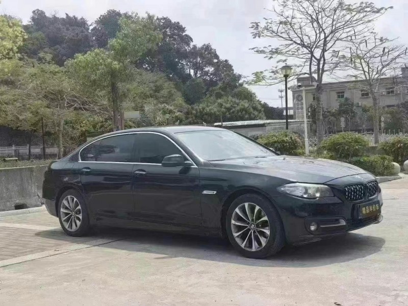 广州17年宝马5系3