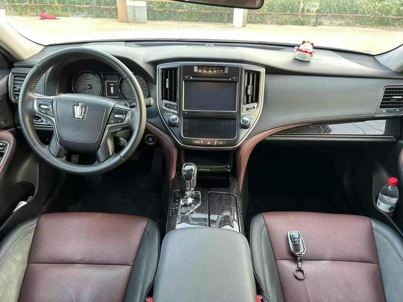 徐州18年丰田皇冠4