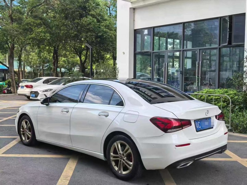 广州19年奔驰A8
