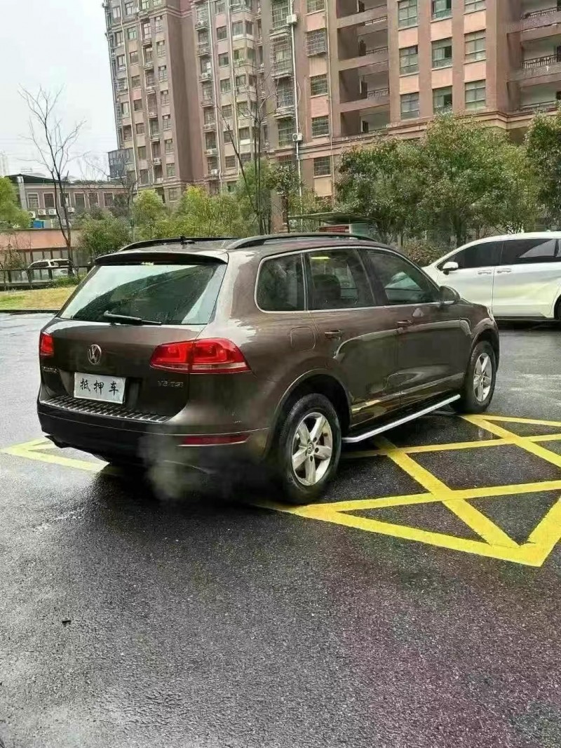 广州13年大众途锐8