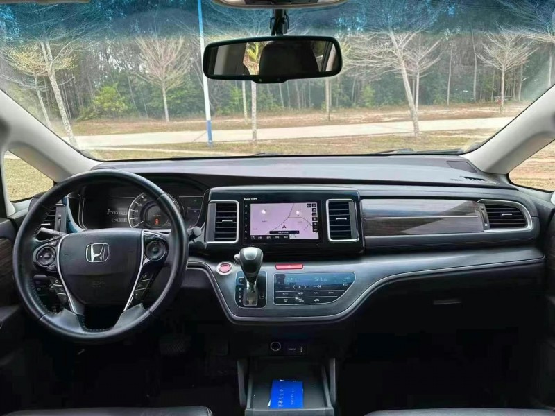 广州17年本田艾力绅4