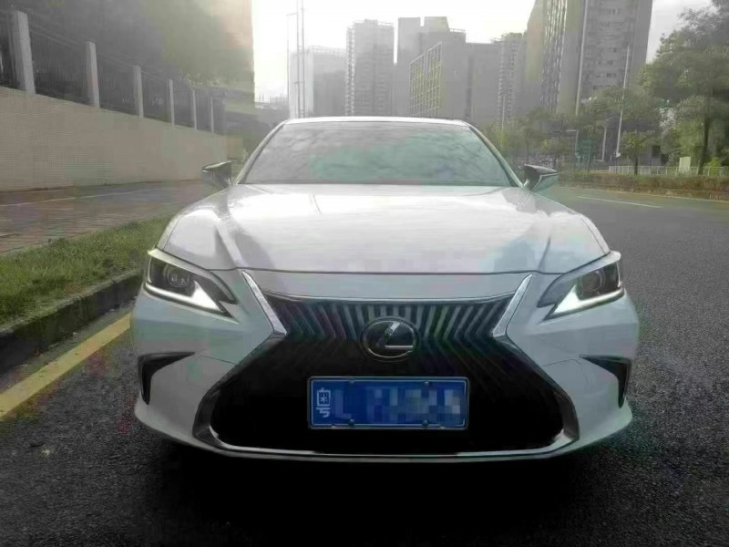广州19年雷克萨斯ES1