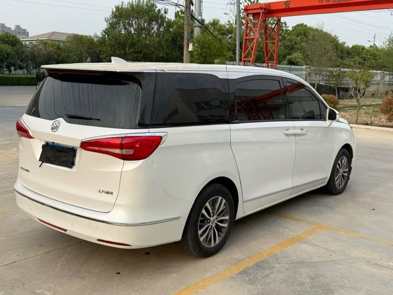 徐州17年别克GL84