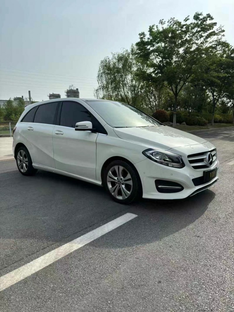 徐州19年奔驰B3