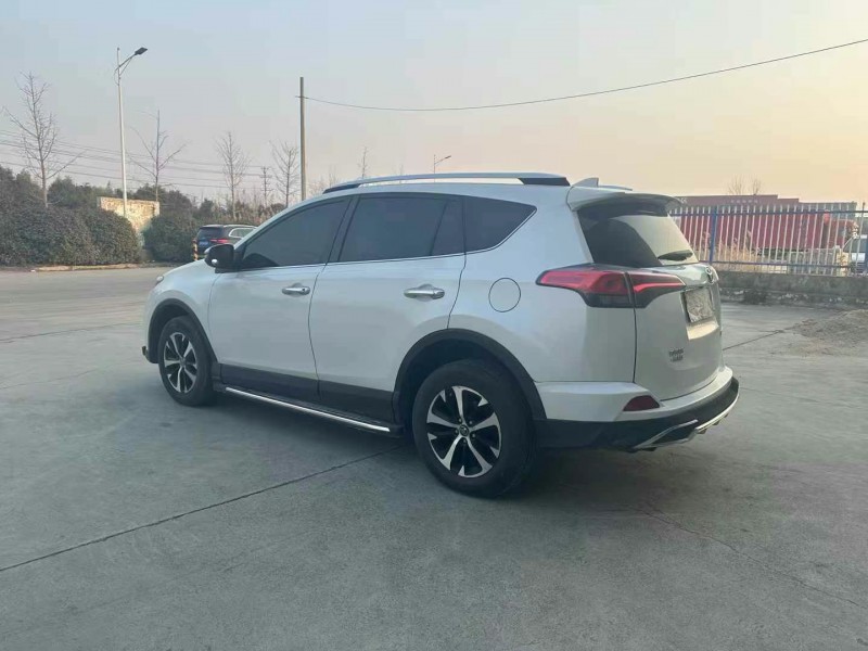 徐州18年丰田RAV48