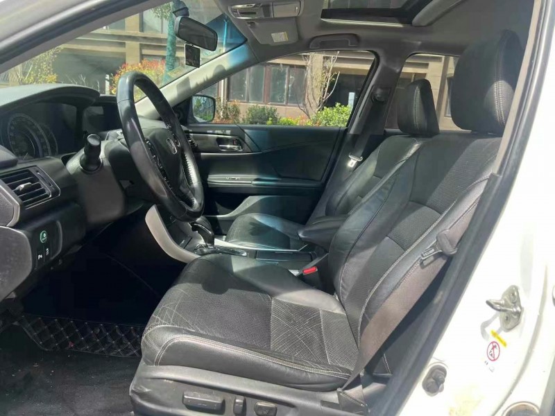 徐州14年本田雅阁4