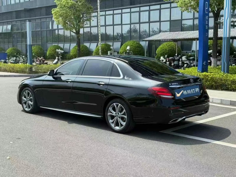 东莞20年奔驰E8