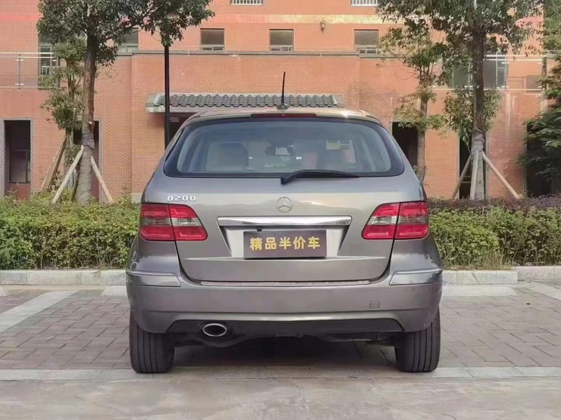 东莞11年奔驰B9