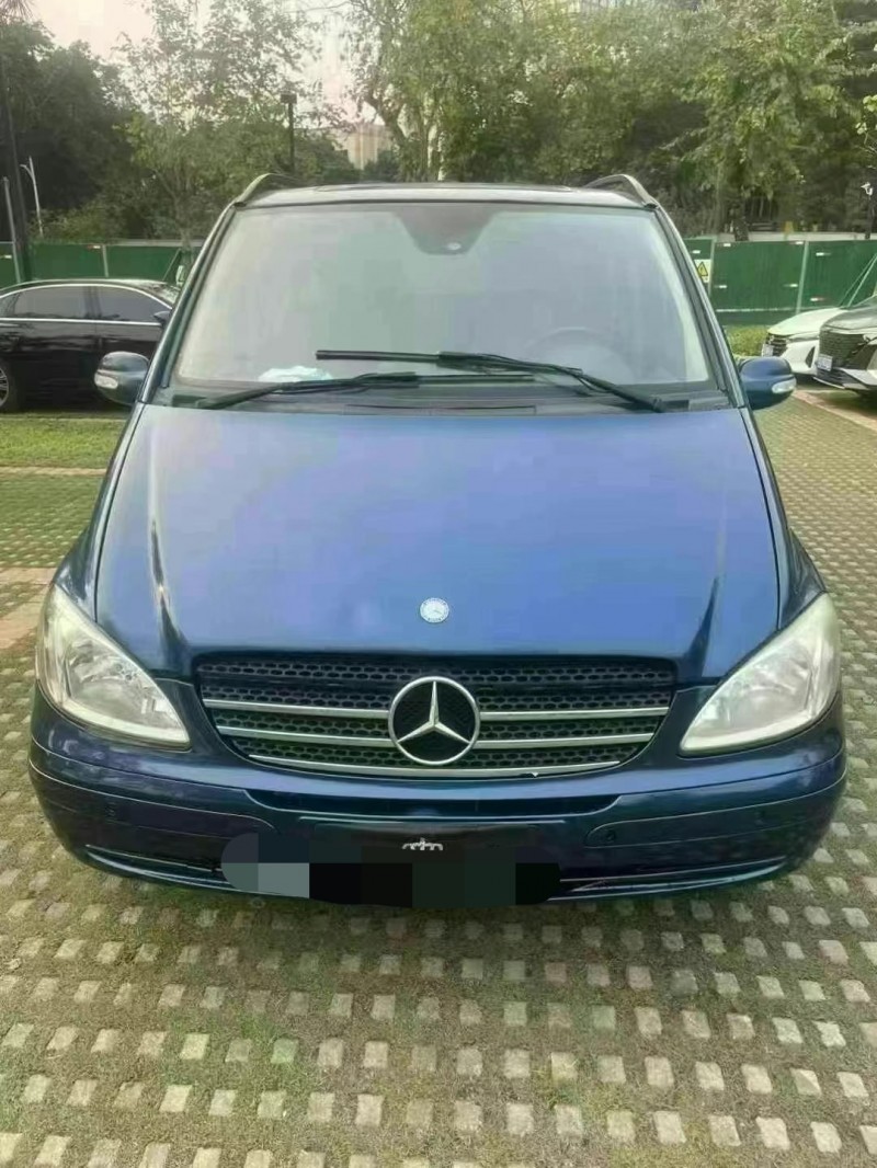 东莞10年奔驰唯雅诺1