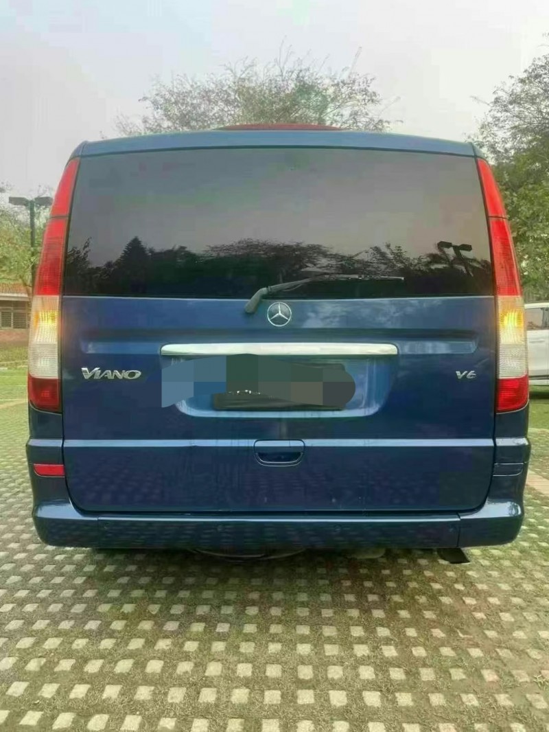 东莞10年奔驰唯雅诺5