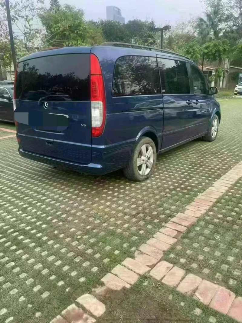 东莞10年奔驰唯雅诺8