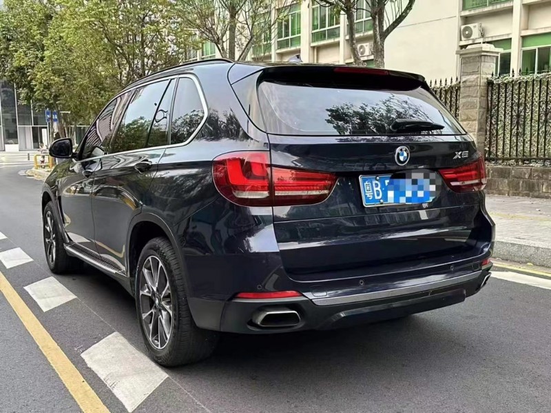 广州17年宝马X57