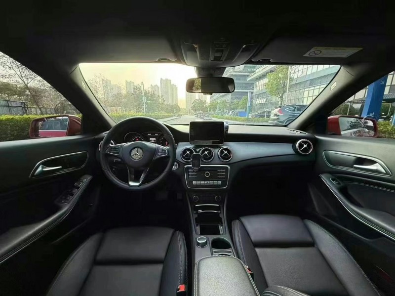 东莞17年奔驰CLA4