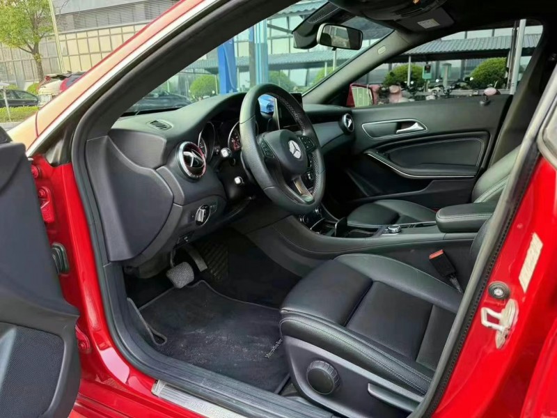 东莞17年奔驰CLA6