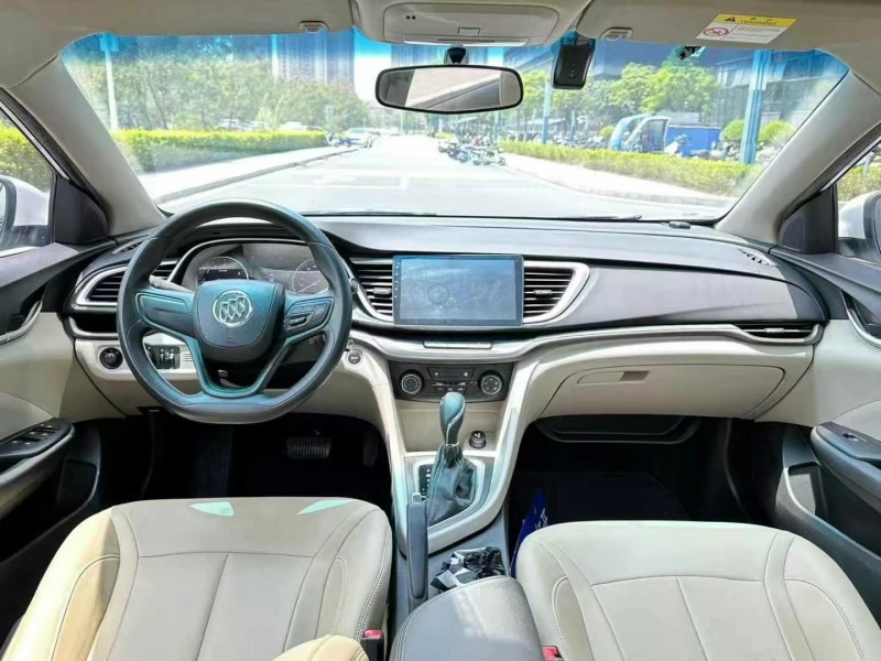 东莞18年别克英朗5