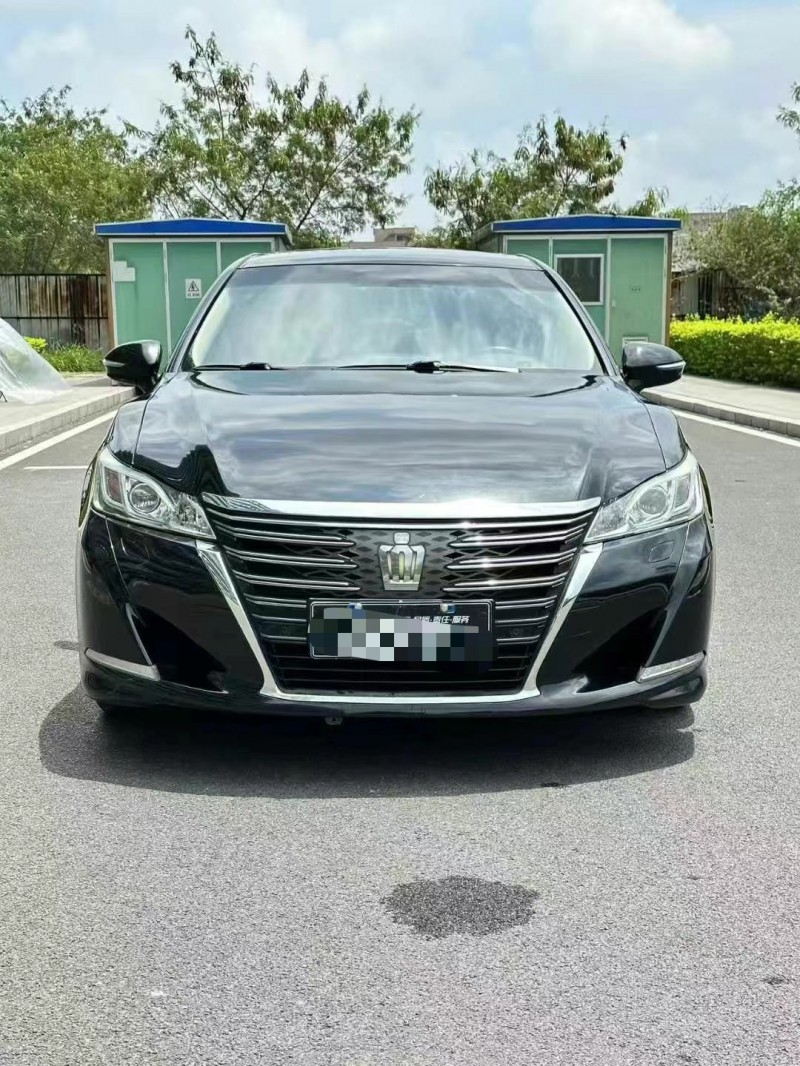 东莞18年丰田皇冠1