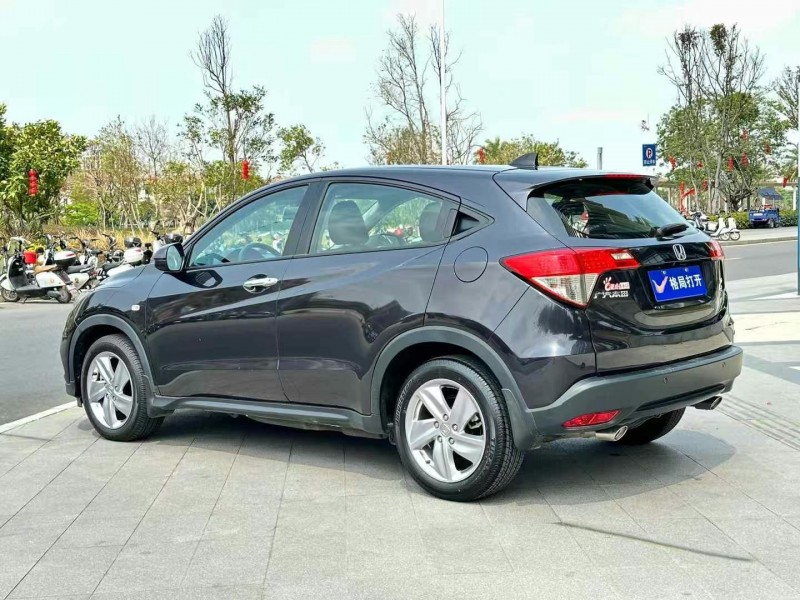 东莞22年本田缤智7