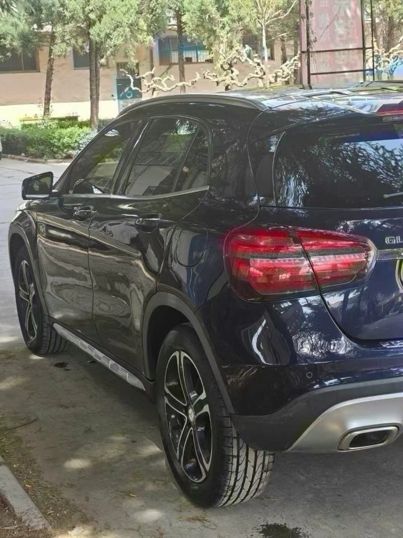 广州18年奔驰GLA7