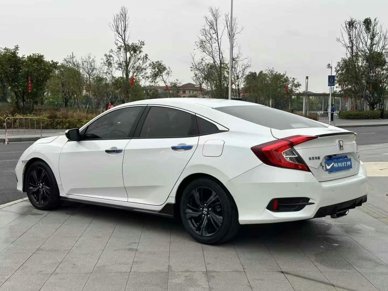 东莞21年本田思域8