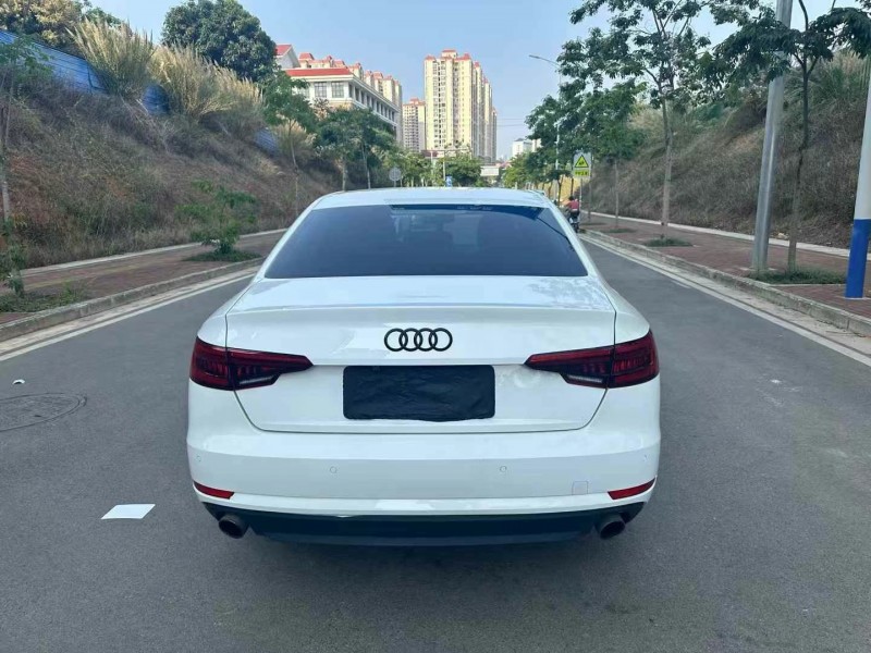 南寧17年奧迪A4L7