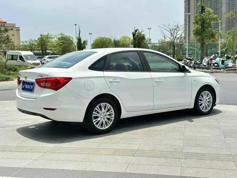 东莞18年别克英朗8