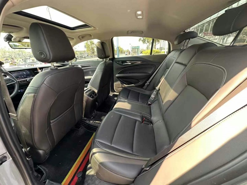 东莞24年别克君威5