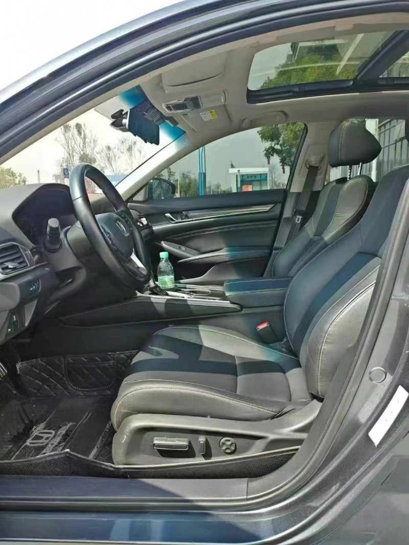 东莞22年本田雅阁4