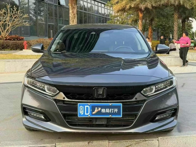 东莞18年本田雅阁1