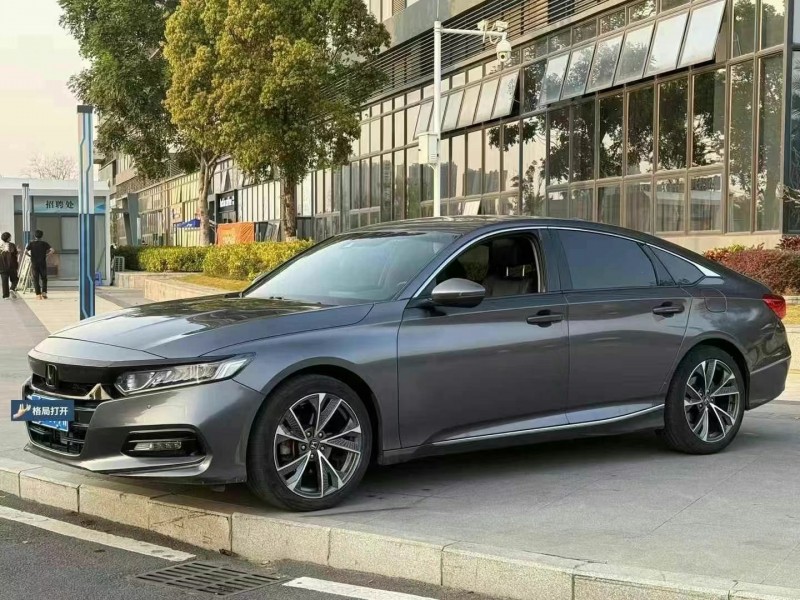 东莞18年本田雅阁2