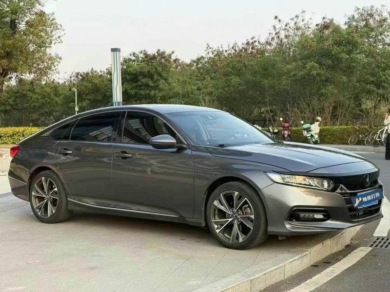 东莞18年本田雅阁3