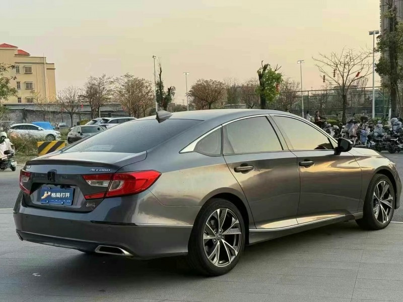 东莞18年本田雅阁7